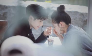 漂亮女孩过生日